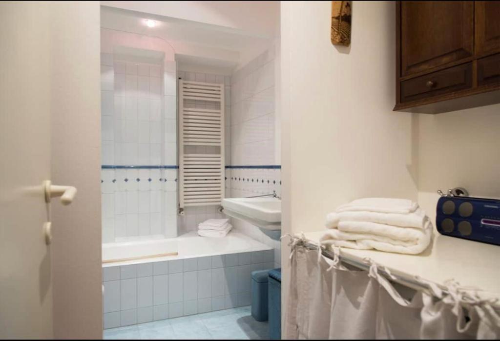 Joivy Classic Flat Near Basilica Di Sant'Ambrogio Διαμέρισμα Μιλάνο Εξωτερικό φωτογραφία